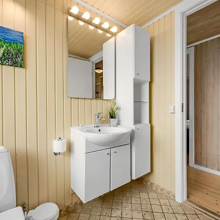 Drifa - 600m From The Sea By Interhome Semesterbostad *