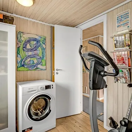 Semesterbostad Drifa - 600m From The Sea By Interhome